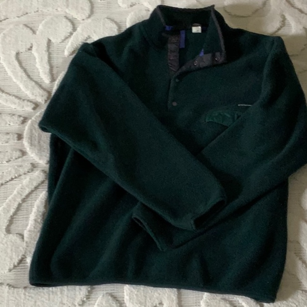 Green fleece Patagonia pull over